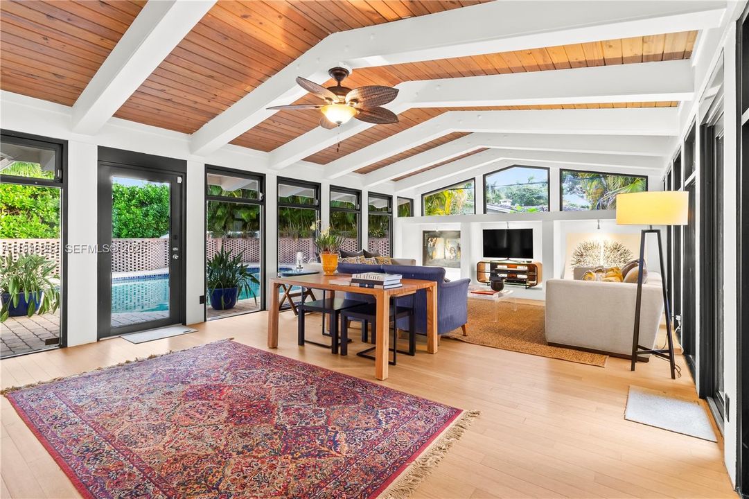 For Rent: $9,999 (3 beds, 3 baths, 1490 Square Feet)