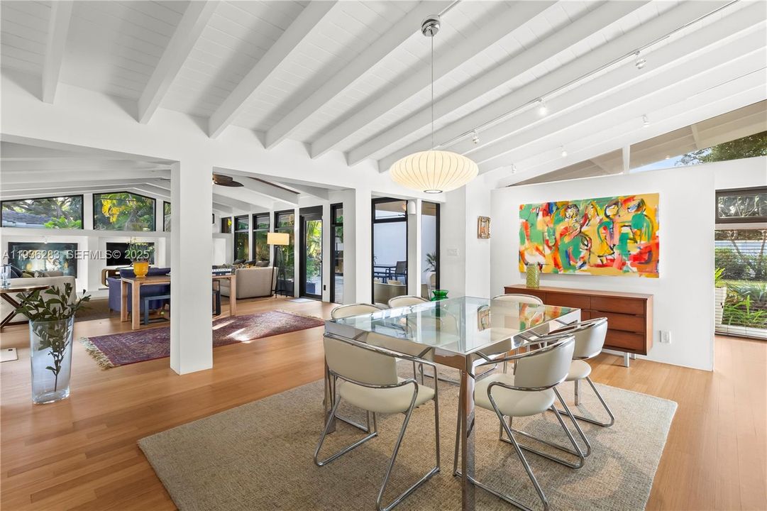 For Rent: $9,999 (3 beds, 3 baths, 1490 Square Feet)