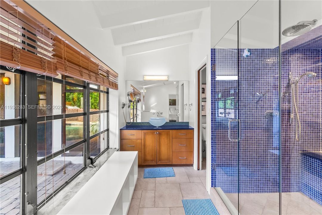 For Rent: $9,999 (3 beds, 3 baths, 1490 Square Feet)