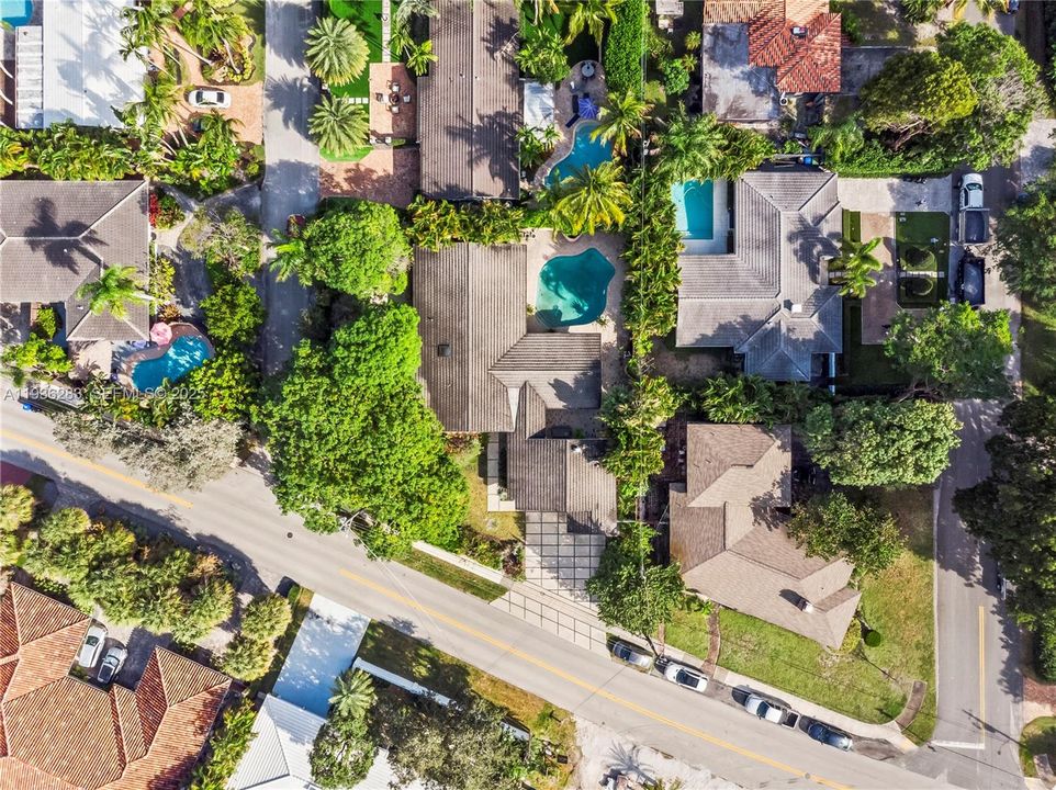 For Rent: $9,999 (3 beds, 3 baths, 1490 Square Feet)