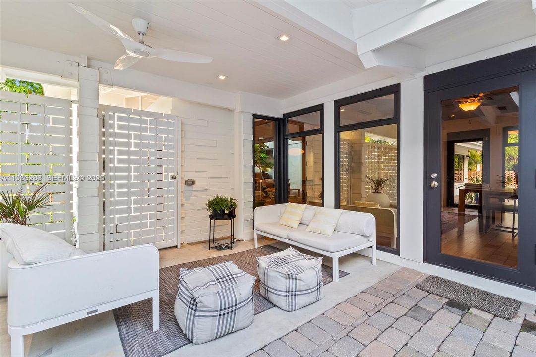 For Rent: $9,999 (3 beds, 3 baths, 1490 Square Feet)