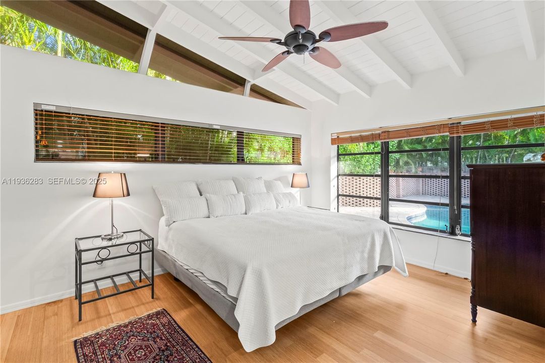 For Rent: $9,999 (3 beds, 3 baths, 1490 Square Feet)