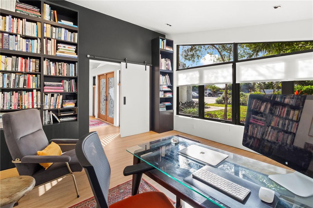 For Rent: $9,999 (3 beds, 3 baths, 1490 Square Feet)