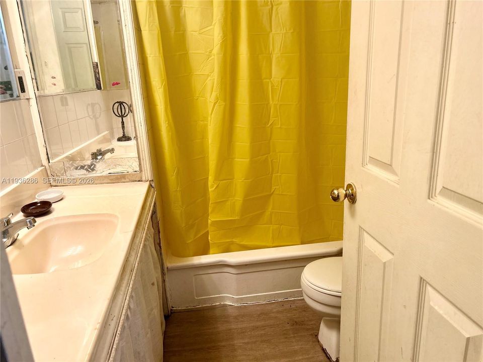 For Sale: $115,000 (3 beds, 2 baths, 770 Square Feet)