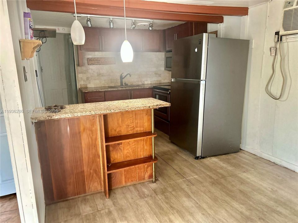 For Sale: $115,000 (3 beds, 2 baths, 770 Square Feet)