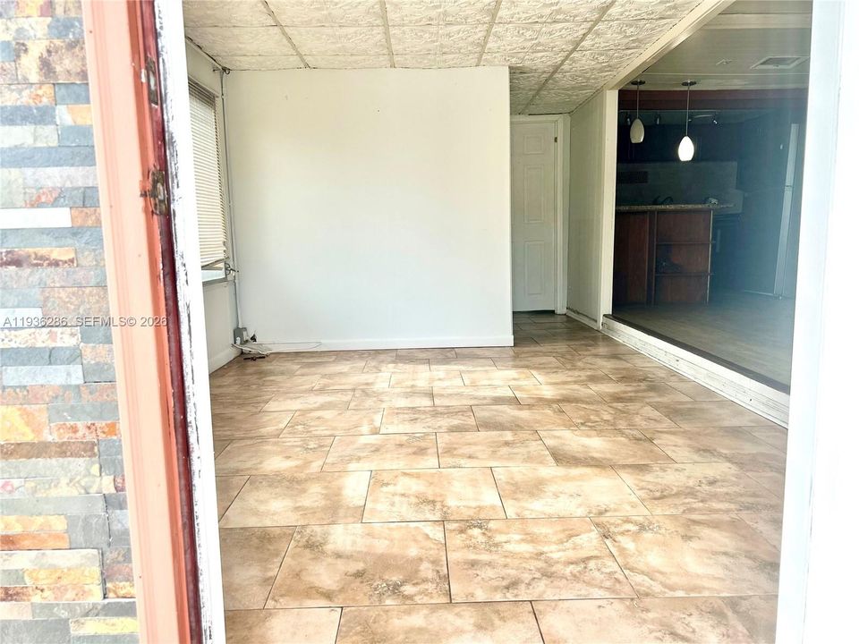 For Sale: $115,000 (3 beds, 2 baths, 770 Square Feet)