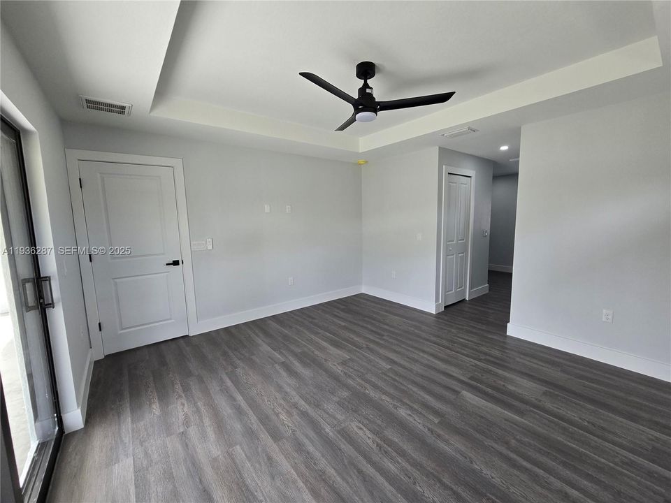 出租: $2,400 (4 贝兹, 2 浴室, 1749 平方英尺)