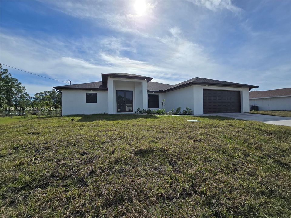 出租: $2,400 (4 贝兹, 2 浴室, 1749 平方英尺)