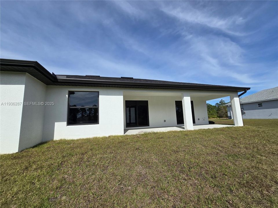 出租: $2,400 (4 贝兹, 2 浴室, 1749 平方英尺)