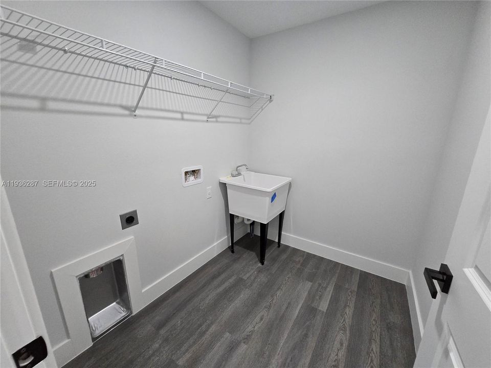 出租: $2,400 (4 贝兹, 2 浴室, 1749 平方英尺)