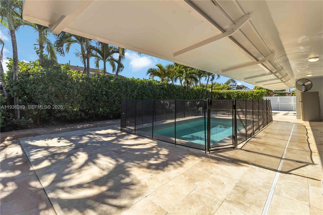 出租: $4,100 (4 贝兹, 2 浴室, 1903 平方英尺)