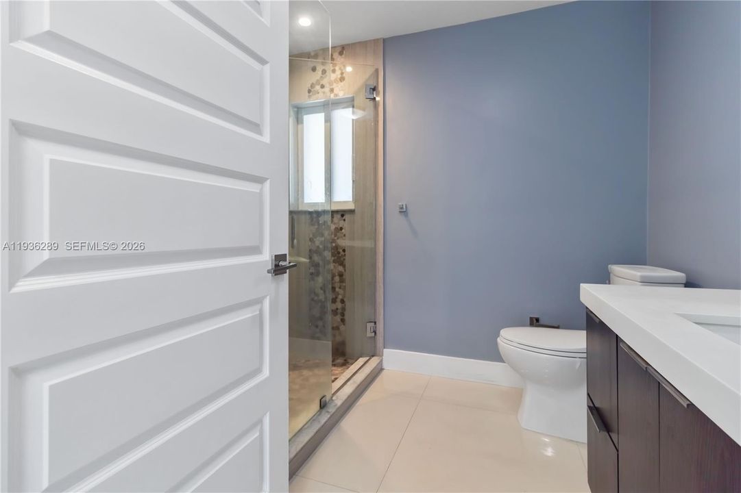 出租: $4,100 (4 贝兹, 2 浴室, 1903 平方英尺)