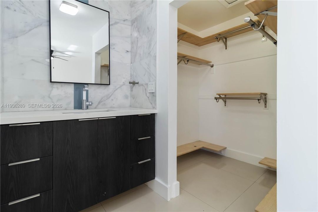 出租: $4,100 (4 贝兹, 2 浴室, 1903 平方英尺)