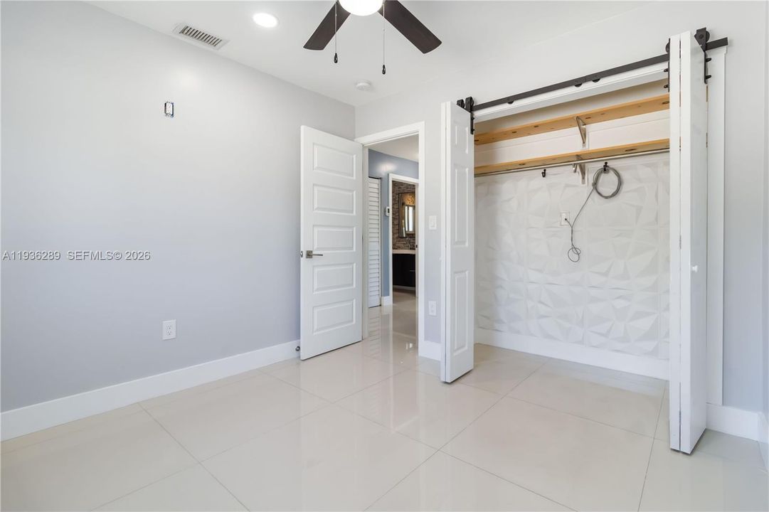 出租: $4,100 (4 贝兹, 2 浴室, 1903 平方英尺)