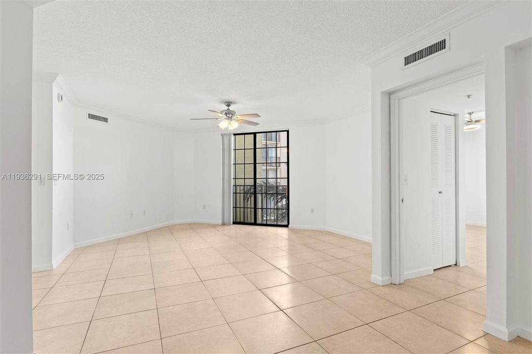 В аренду: $2,600 (2 спален, 2 ванн, 1130 Квадратных фут)