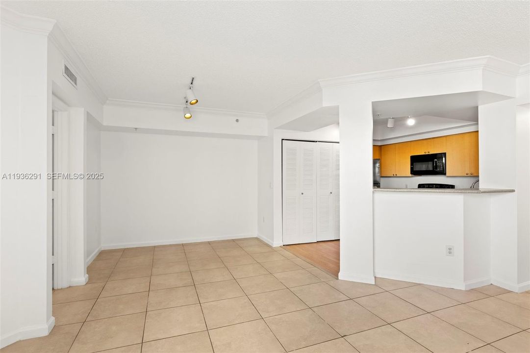 В аренду: $2,600 (2 спален, 2 ванн, 1130 Квадратных фут)