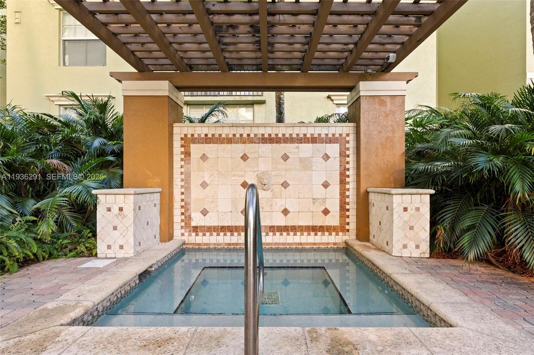 В аренду: $2,600 (2 спален, 2 ванн, 1130 Квадратных фут)