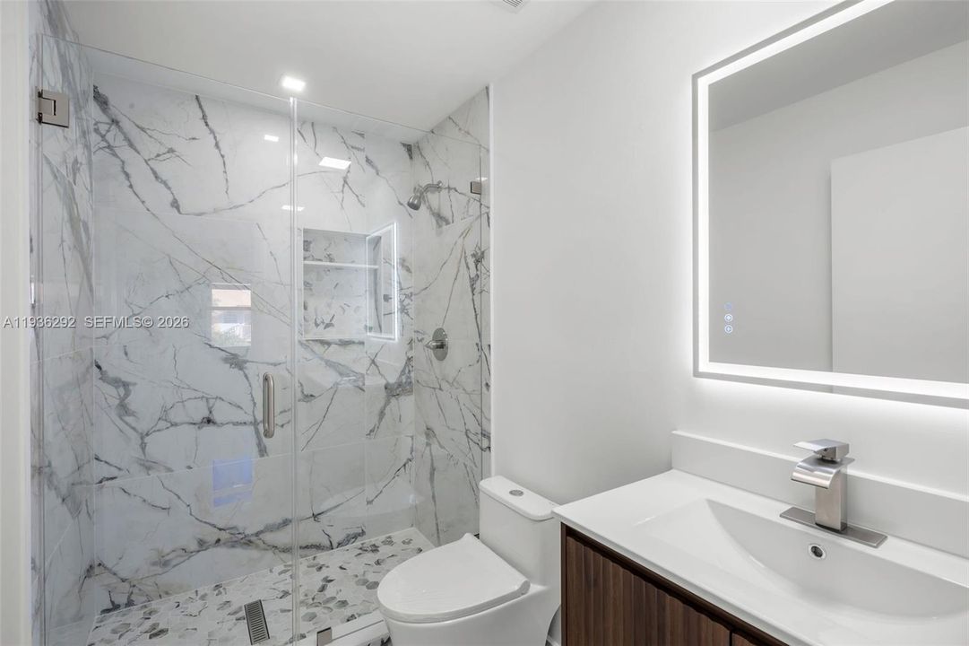 For Rent: $2,400 (2 beds, 2 baths, 750 Square Feet)