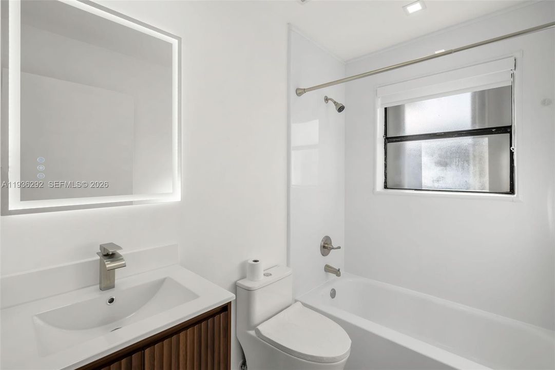 For Rent: $2,400 (2 beds, 2 baths, 750 Square Feet)