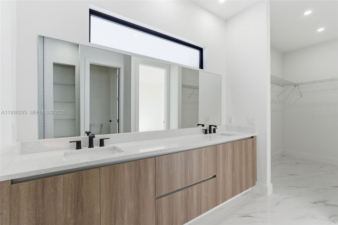 待售: $440,000 (4 贝兹, 3 浴室, 1855 平方英尺)