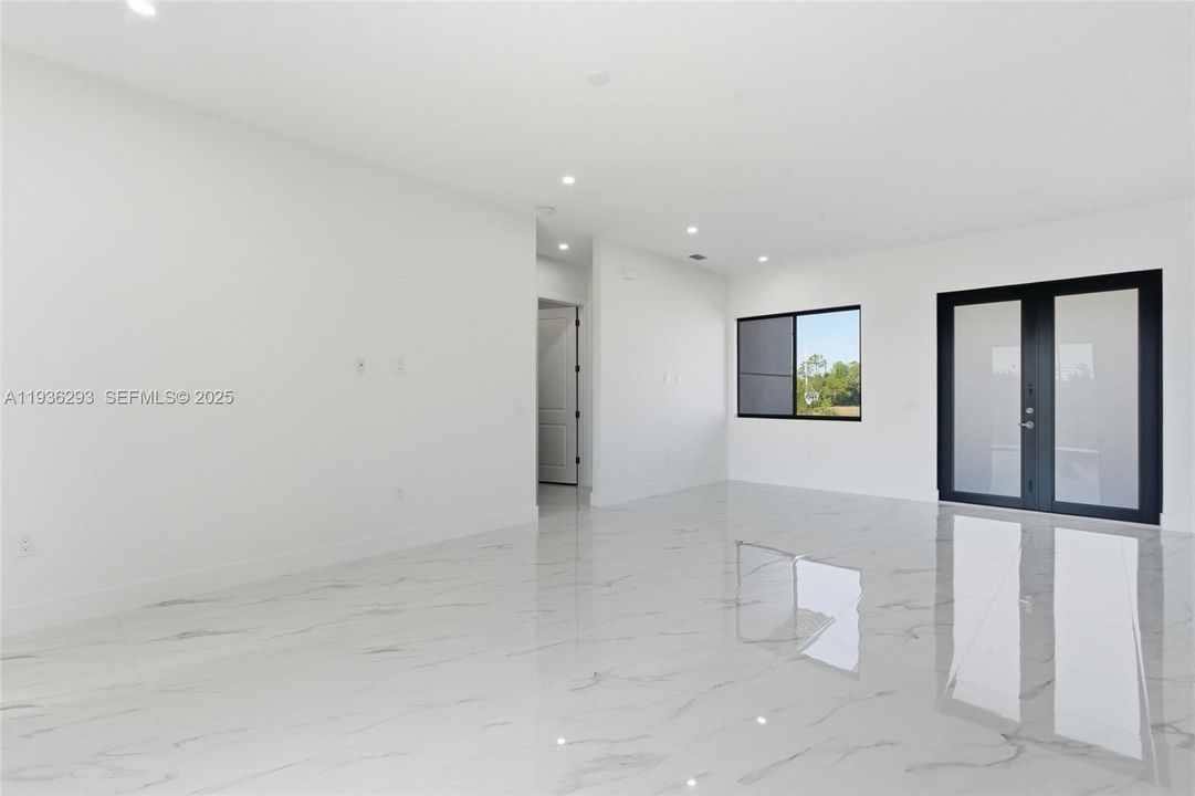 待售: $440,000 (4 贝兹, 3 浴室, 1855 平方英尺)