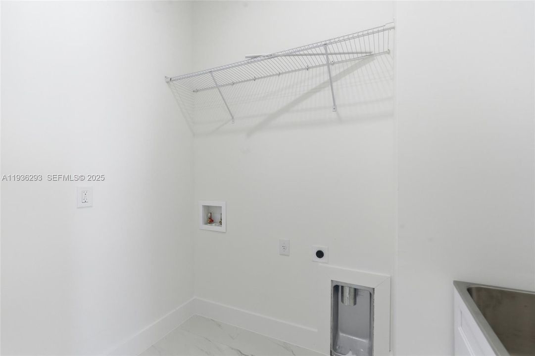 待售: $440,000 (4 贝兹, 3 浴室, 1855 平方英尺)