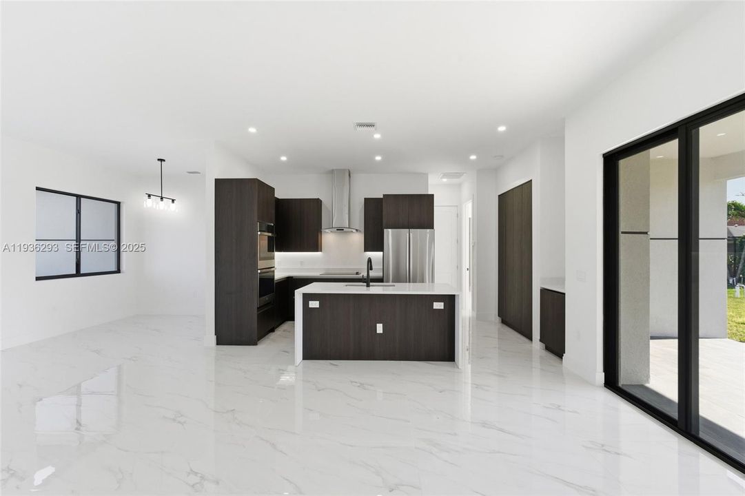 待售: $440,000 (4 贝兹, 3 浴室, 1855 平方英尺)