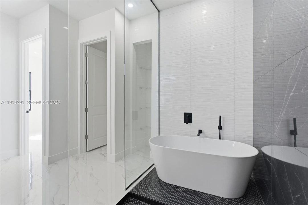 待售: $440,000 (4 贝兹, 3 浴室, 1855 平方英尺)