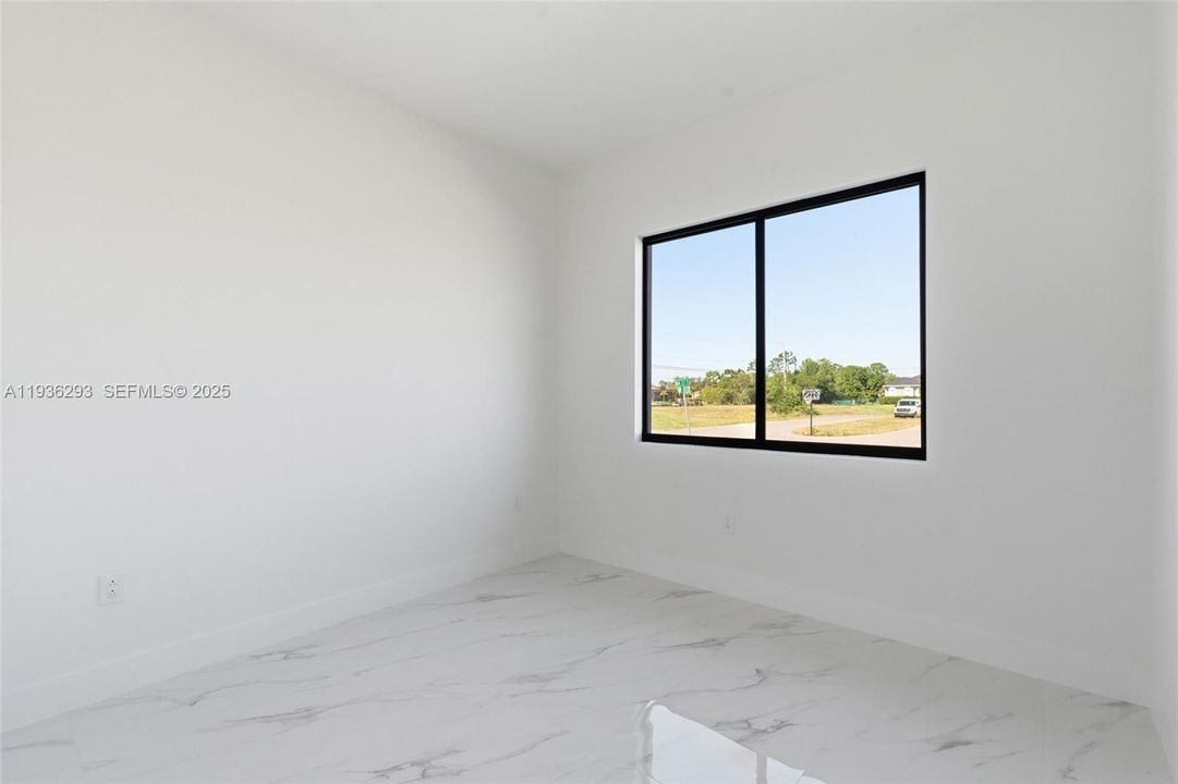 待售: $440,000 (4 贝兹, 3 浴室, 1855 平方英尺)