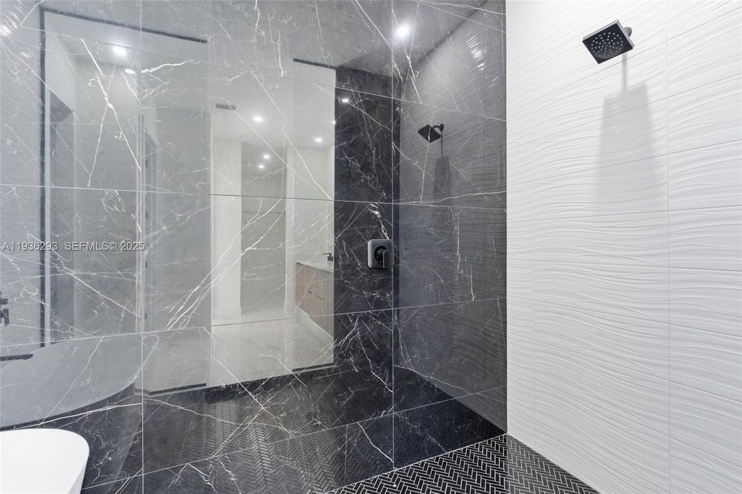 待售: $440,000 (4 贝兹, 3 浴室, 1855 平方英尺)