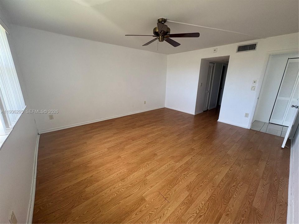 В аренду: $2,500 (2 спален, 2 ванн, 1292 Квадратных фут)