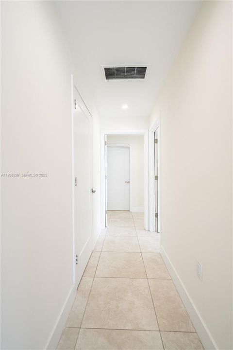 В аренду: $5,100 (3 спален, 3 ванн, 1465 Квадратных фут)