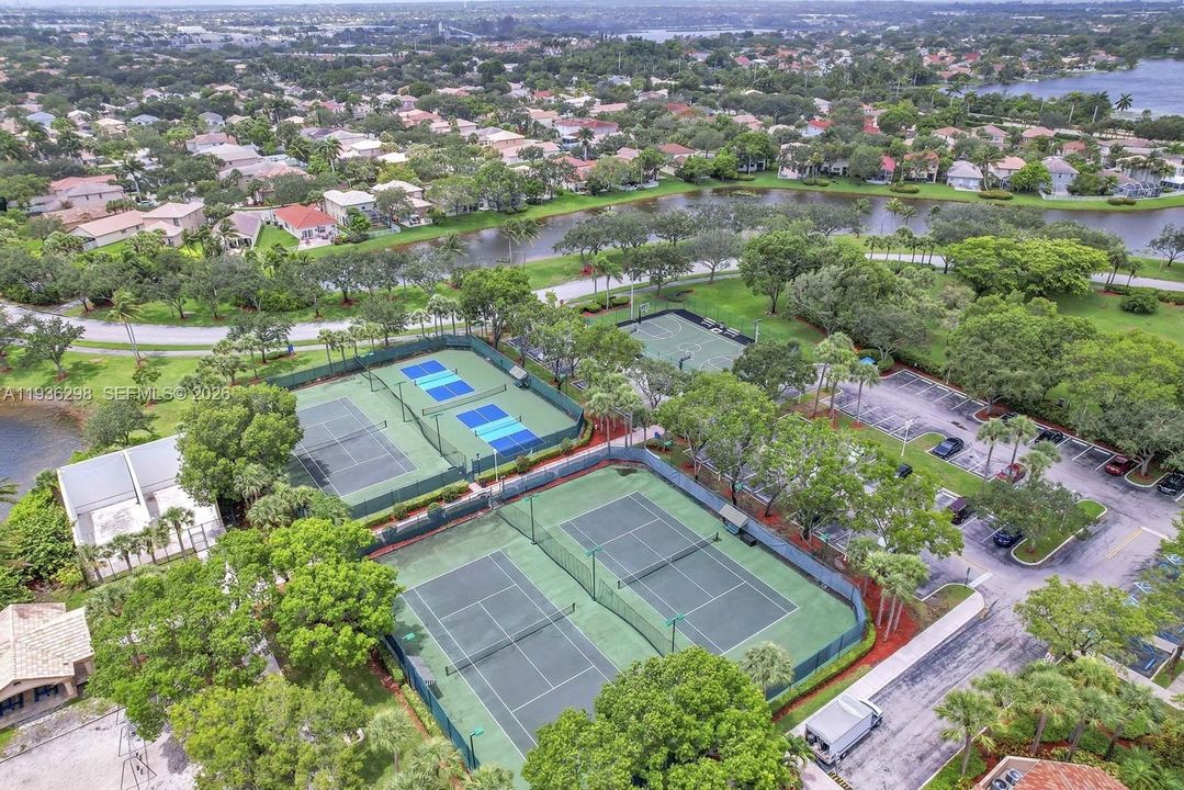 En Venta: $525,000 (3 camas, 2 baños, 1368 Pies cuadrados)