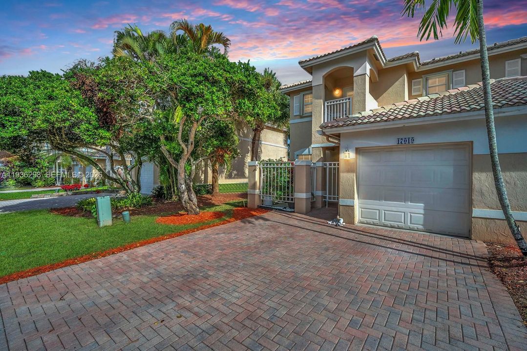 En Venta: $525,000 (3 camas, 2 baños, 1368 Pies cuadrados)