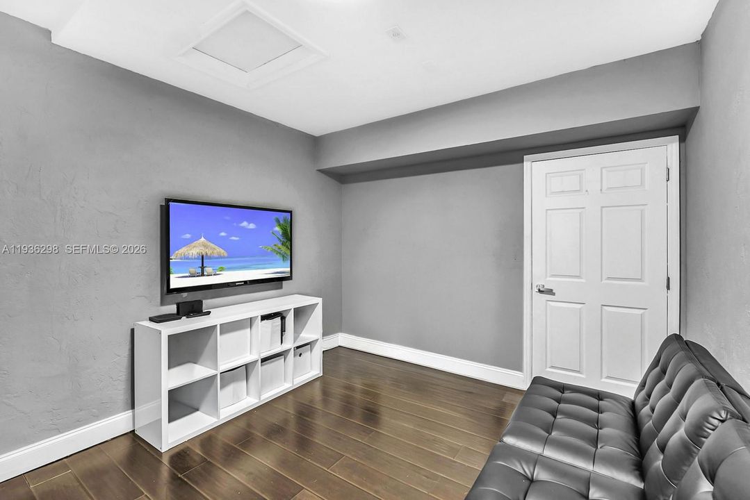 En Venta: $525,000 (3 camas, 2 baños, 1368 Pies cuadrados)