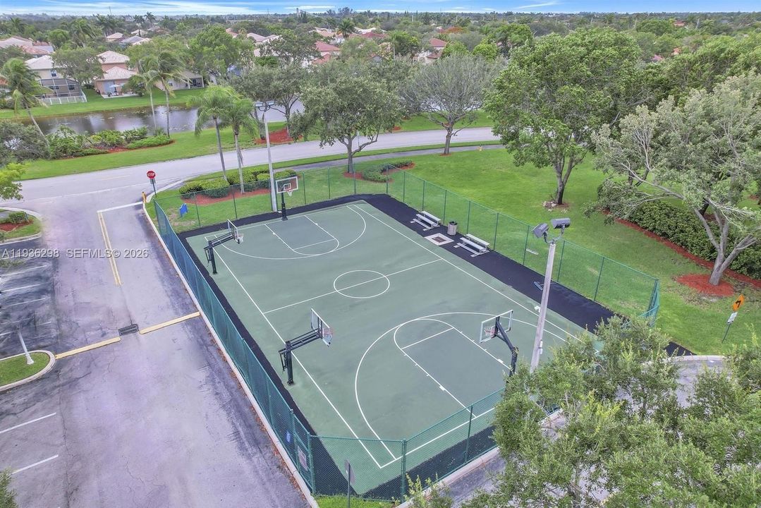 En Venta: $525,000 (3 camas, 2 baños, 1368 Pies cuadrados)