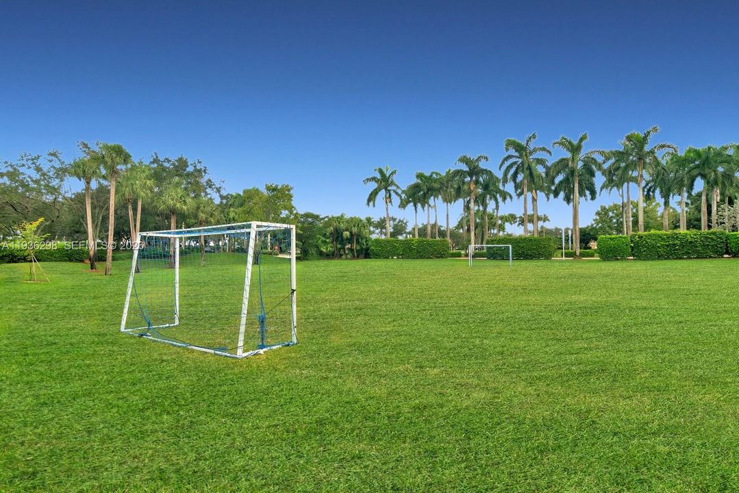 En Venta: $525,000 (3 camas, 2 baños, 1368 Pies cuadrados)