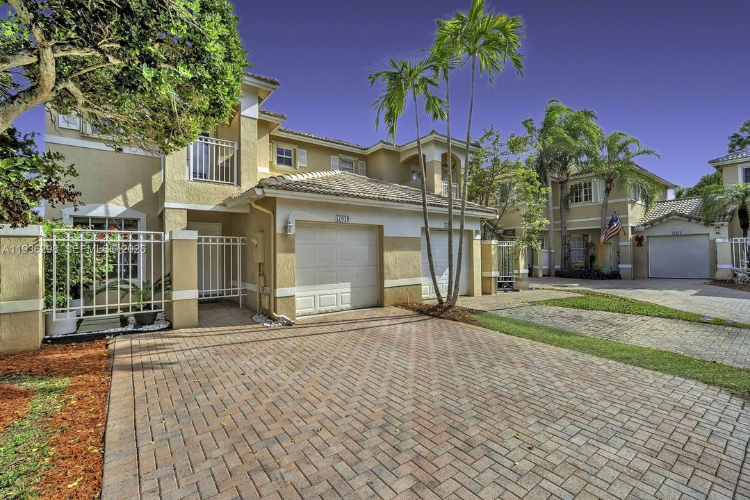 En Venta: $525,000 (3 camas, 2 baños, 1368 Pies cuadrados)