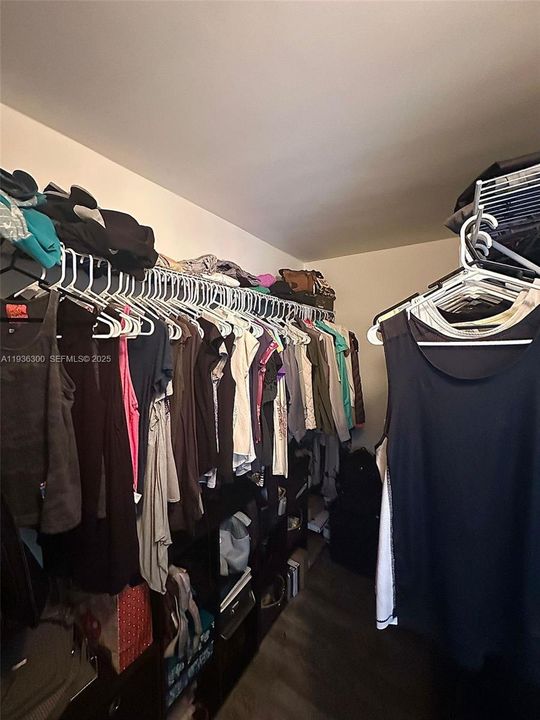 待售: $280,000 (2 贝兹, 2 浴室, 1050 平方英尺)