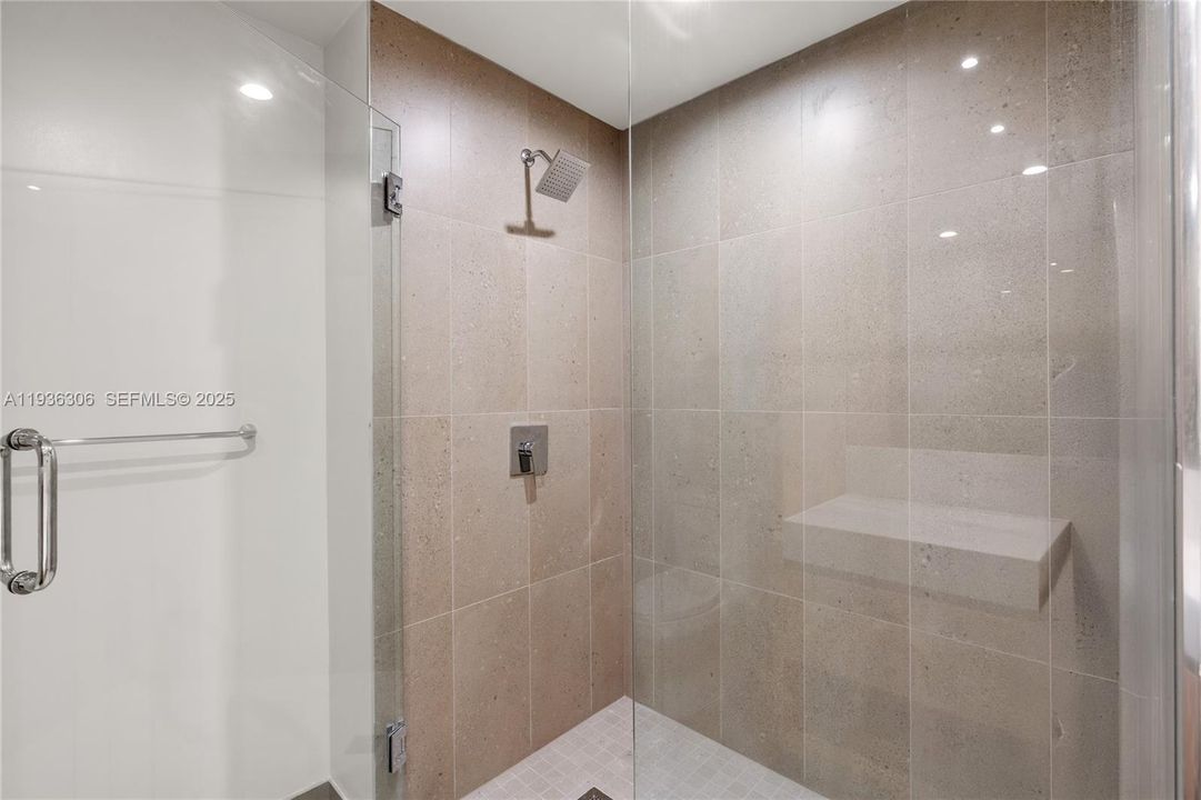 В аренду: $3,200 (1 спален, 1 ванн, 600 Квадратных фут)