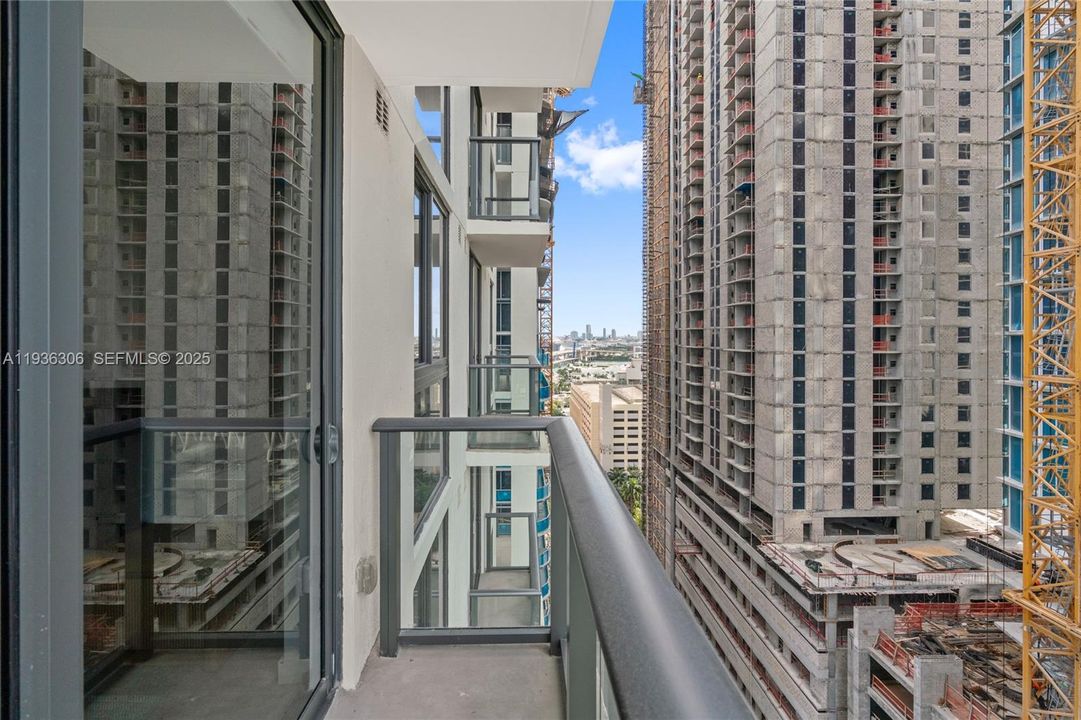 В аренду: $3,200 (1 спален, 1 ванн, 600 Квадратных фут)