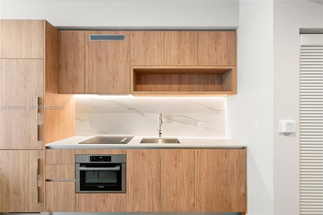 В аренду: $3,200 (1 спален, 1 ванн, 600 Квадратных фут)