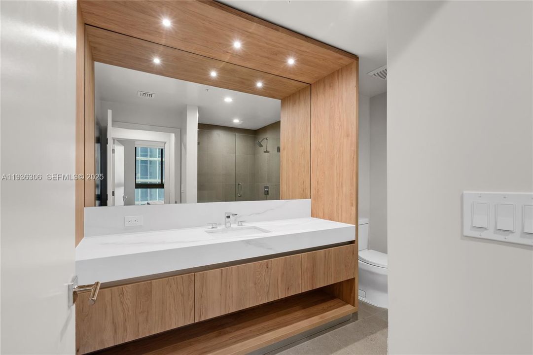 В аренду: $3,200 (1 спален, 1 ванн, 600 Квадратных фут)