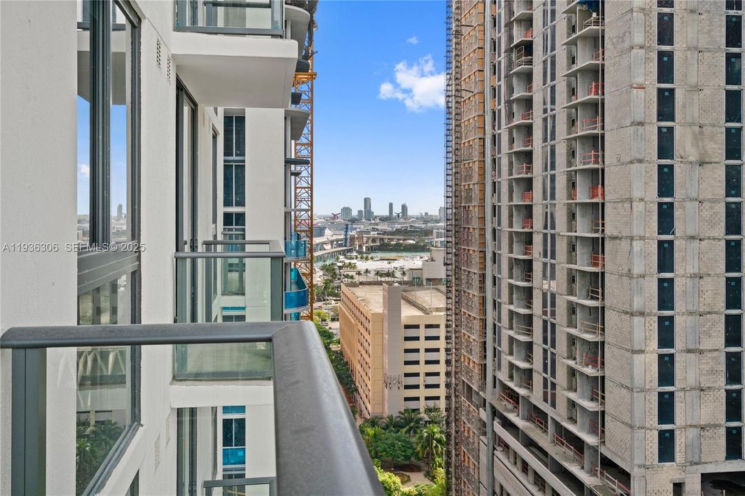 В аренду: $3,200 (1 спален, 1 ванн, 600 Квадратных фут)