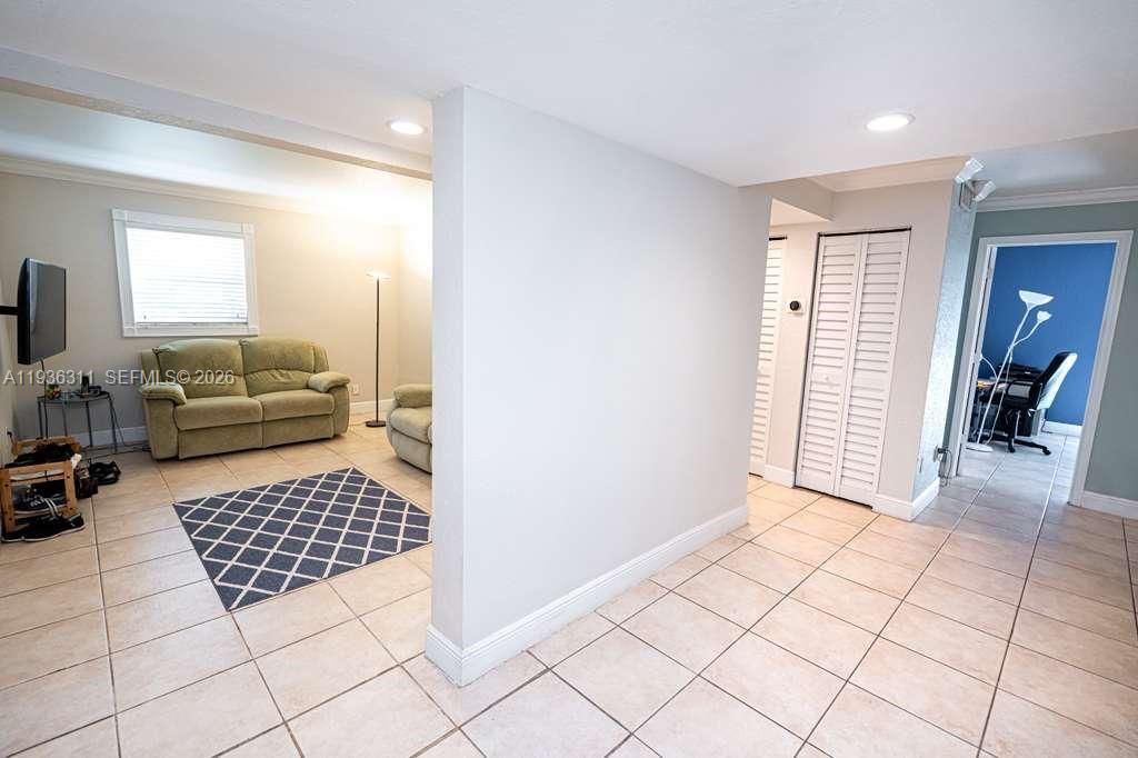 For Sale: $259,000 (2 beds, 1 baths, 1140 Square Feet)