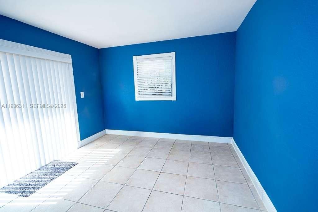 For Sale: $259,000 (2 beds, 1 baths, 1140 Square Feet)