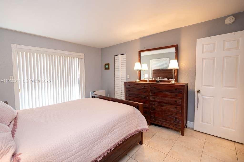 For Sale: $259,000 (2 beds, 1 baths, 1140 Square Feet)