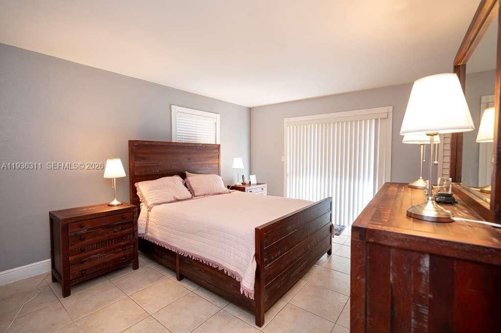 For Sale: $259,000 (2 beds, 1 baths, 1140 Square Feet)