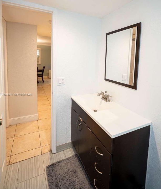For Sale: $259,000 (2 beds, 1 baths, 1140 Square Feet)