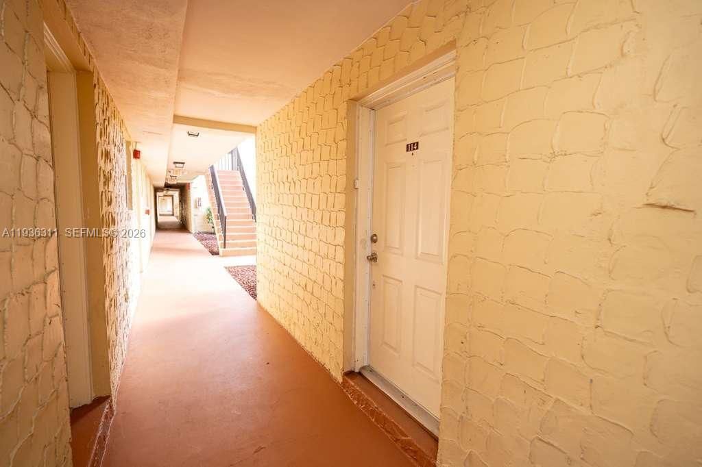 For Sale: $259,000 (2 beds, 1 baths, 1140 Square Feet)